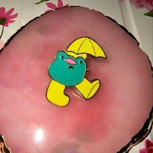 Cute Frog Enamel Pin - Yellow and Green